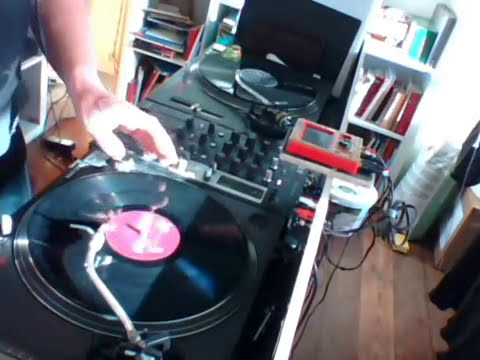 vinyl sounds better than cd/mp3: reason Nr 20193